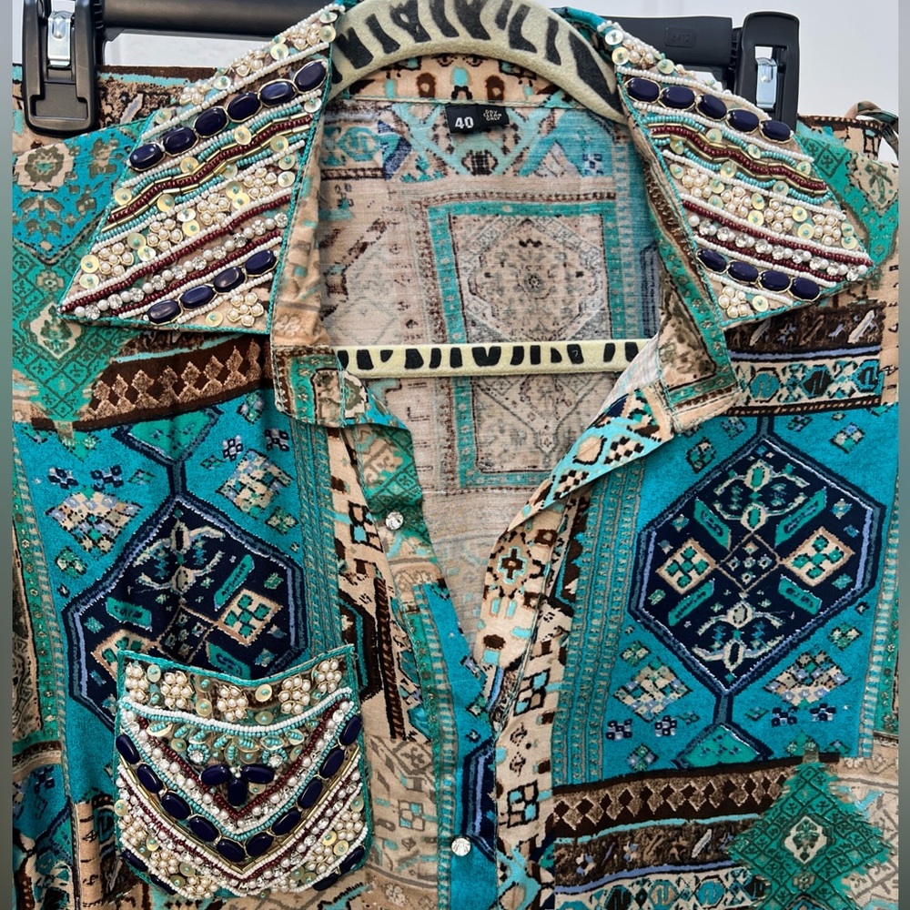 Stylish Printed Co-ord Set With Embroidered Collar And Front Pocket Medium